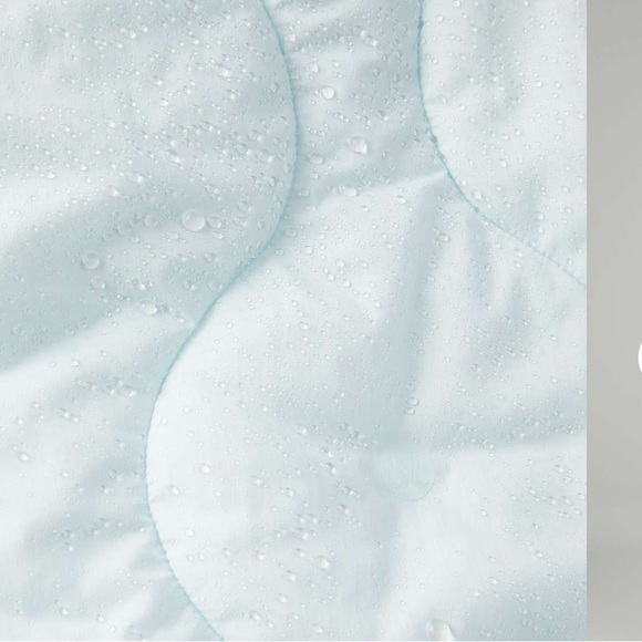 Lululemon Quilted Light Insulation Jacket
Powder Blue - Picture 6 of 11